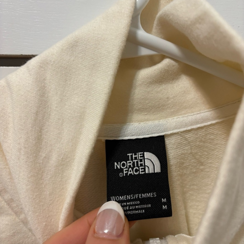 The North Face 1/4 Zip Pullover - Picture 4 of 6